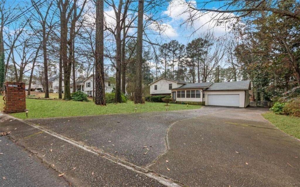 Property Photo: 2325 Lago Drive GA 30236