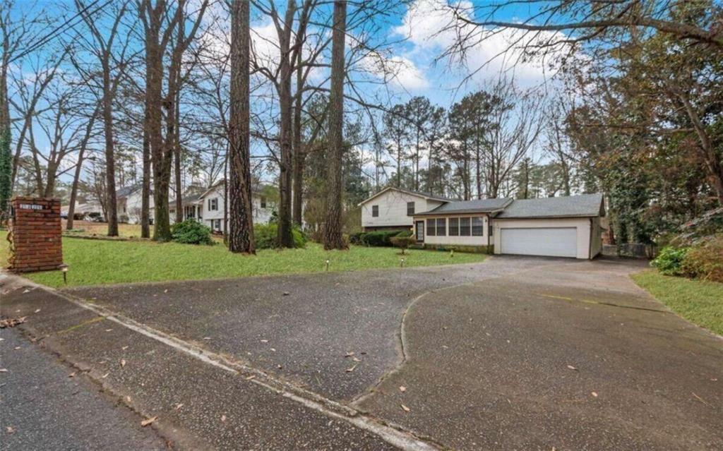 Property Photo: 2325 Lago Drive GA 30236