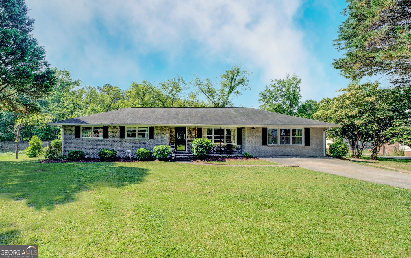 Property Photo: 5327 David Circle SE GA 30014