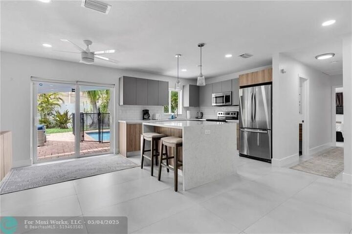 Property Photo: 617 NW 30th Ct FL 33311