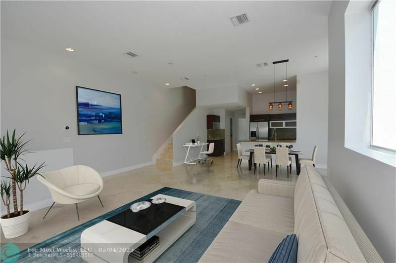 Property Photo: 783 NE 4th Ave 6 FL 33304