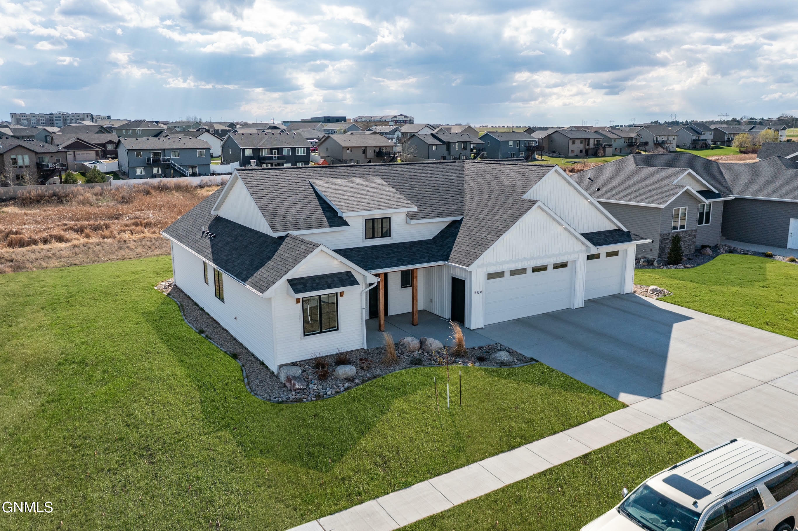Property Photo: 506 Flint Drive ND 58503