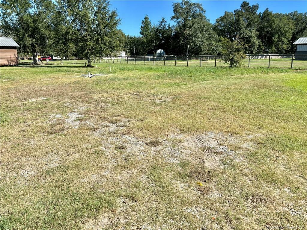 Property Photo: 403 E Highway 90 Highway LA 70668