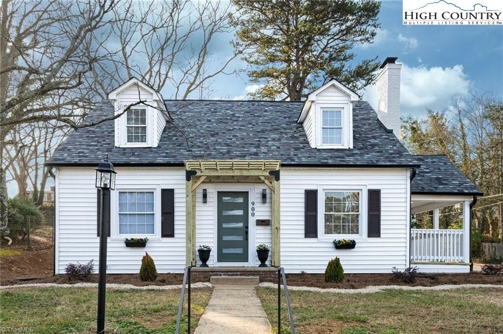 Property Photo: 900 Gales Avenue NC 27103