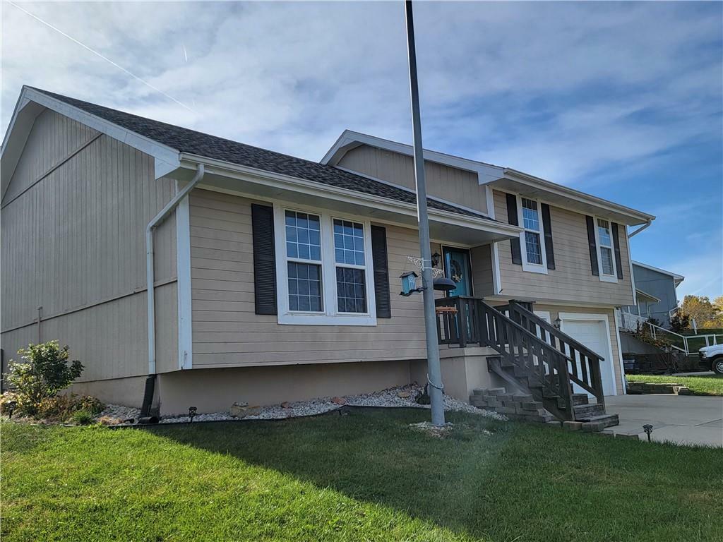 Property Photo:  1409 W Concord Drive  MO 64477 