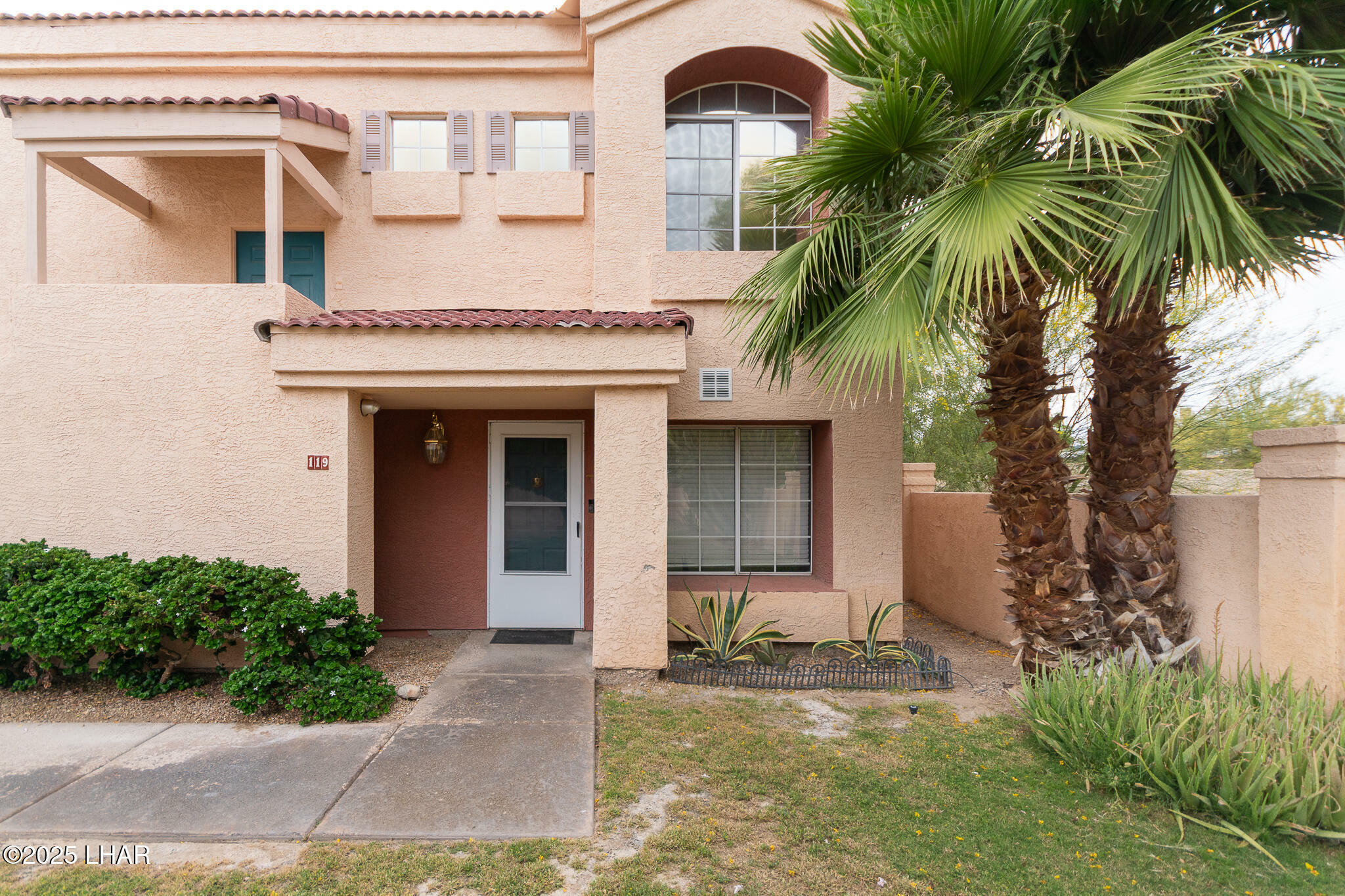 Property Photo: 1650 Smoketree Ave 119 AZ 86403