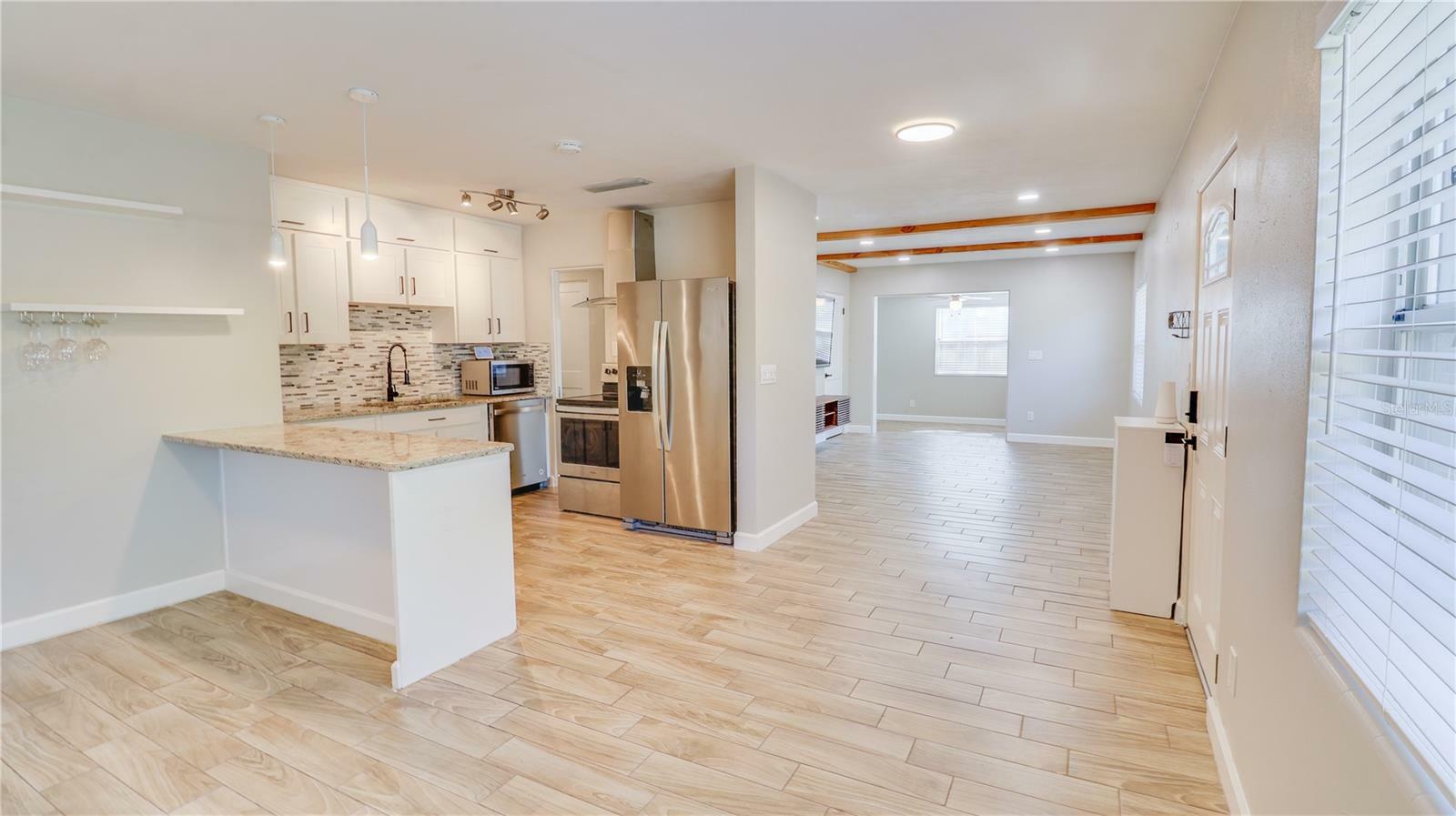 Property Photo: 1809 Pineview Circle FL 32792