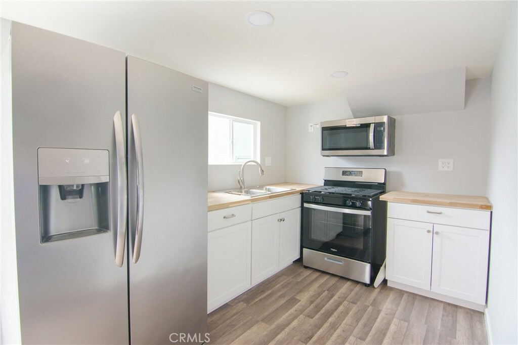 Property Photo: 2226 Etiwanda Street 2 CA 92107