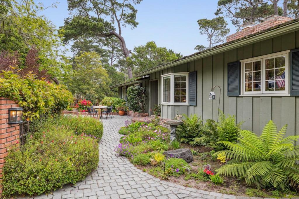 Pine Ridge Way  Carmel CA 93921 photo