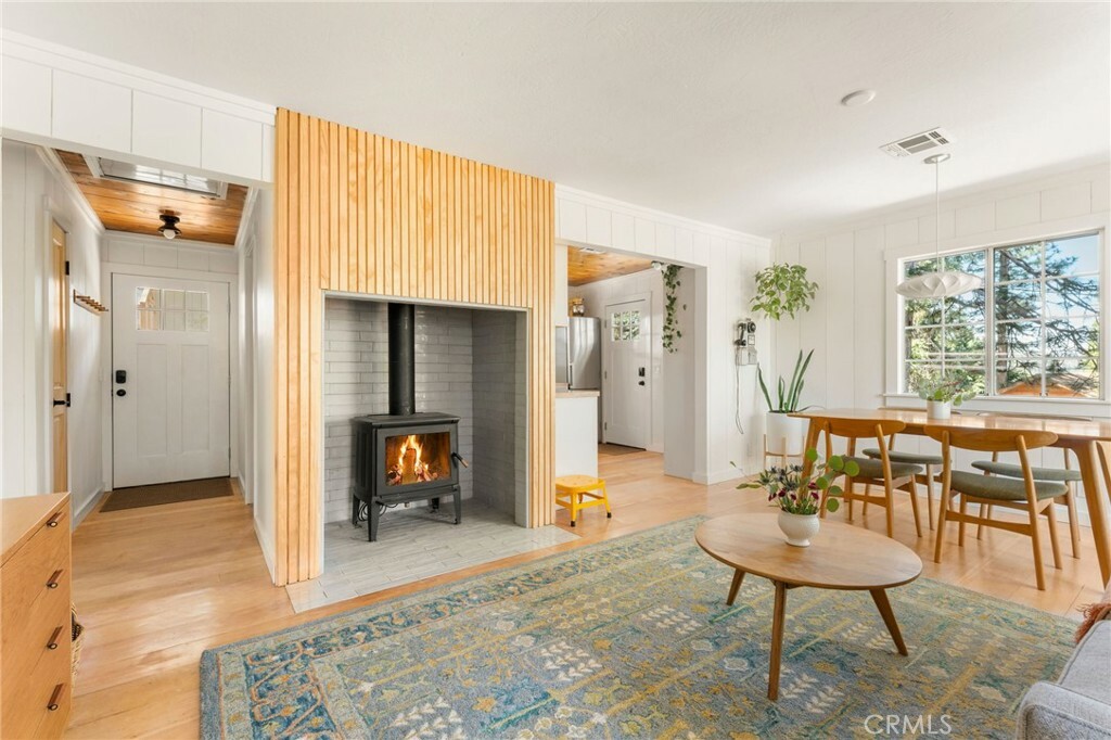 Property Photo: 963 Chateau Drive CA 92325