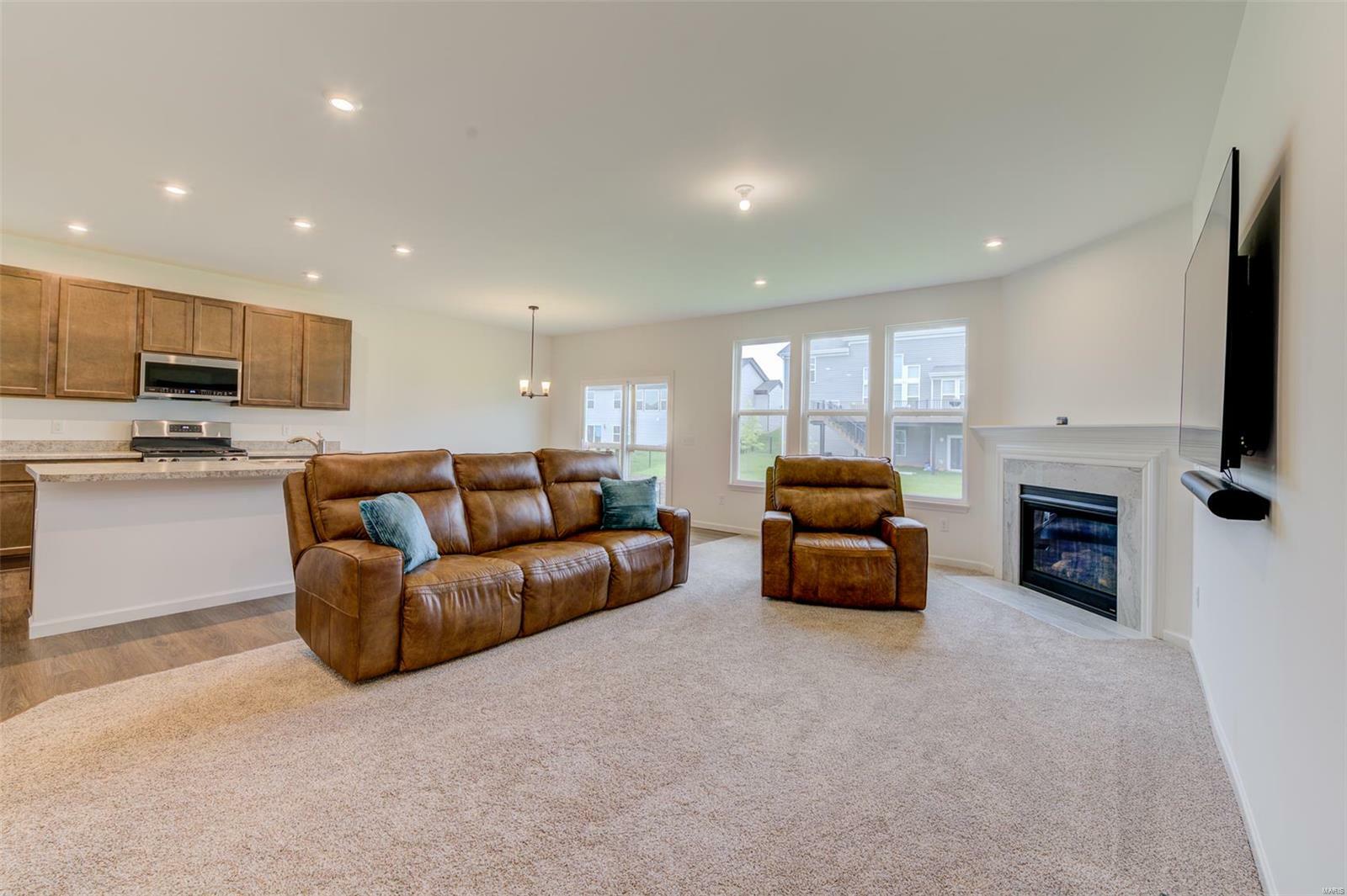 Property Photo: 327 Dalriada Boulevard MO 63368