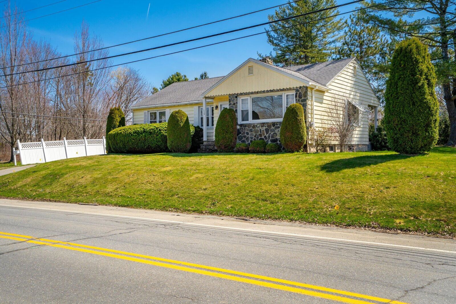 Property Photo:  110 Parkway N  ME 04412 