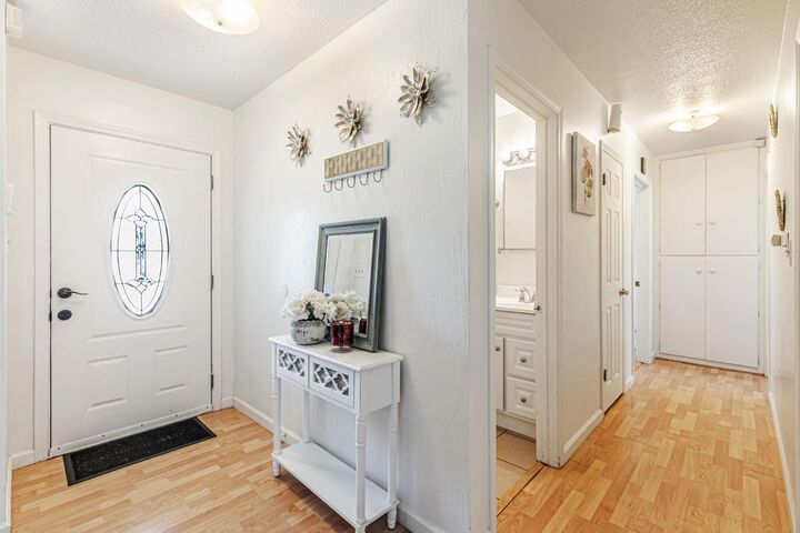 Property Photo: 6629 Doreen Way CA 95823