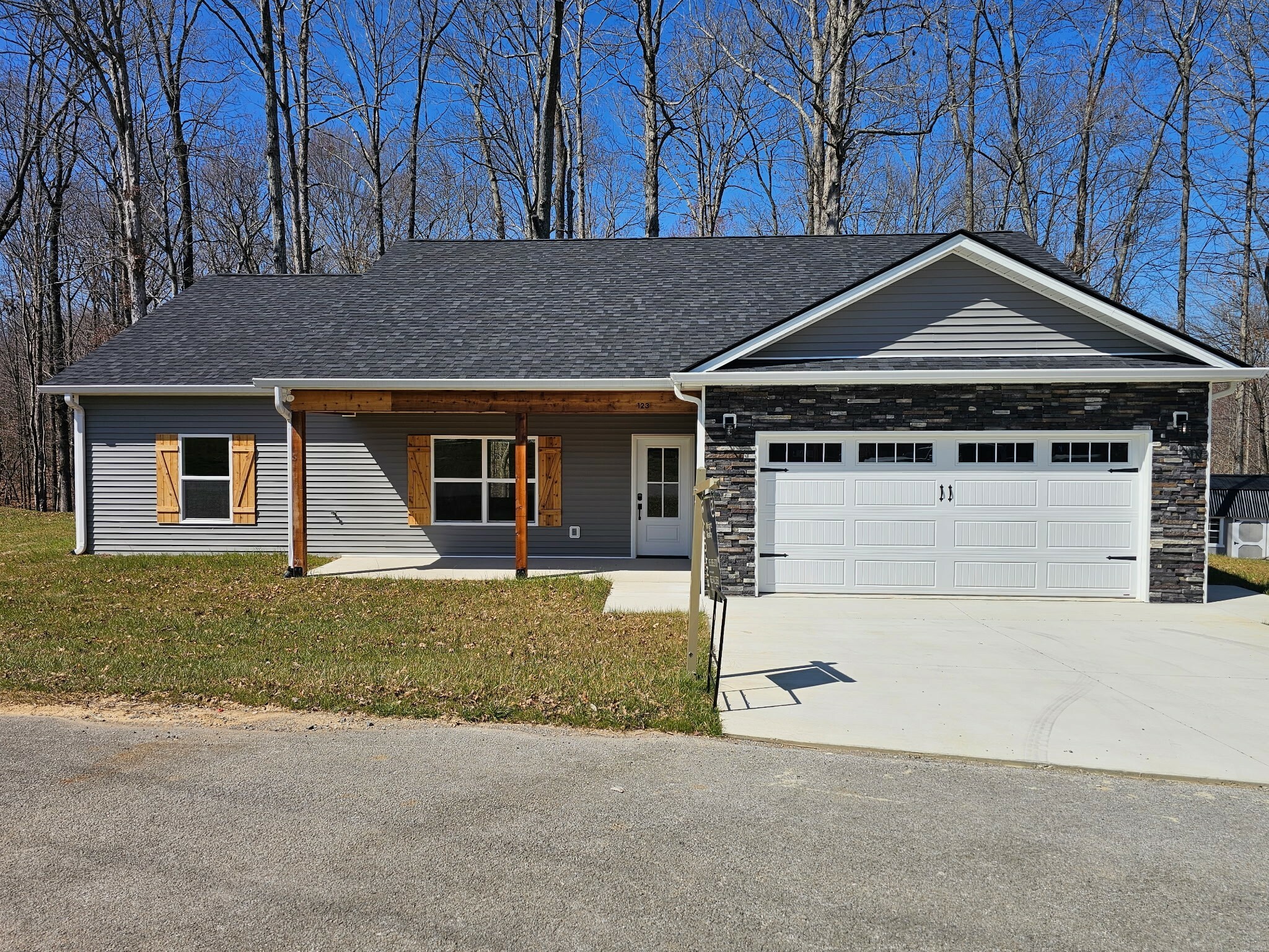 Property Photo: 123 Lee Ct TN 38562