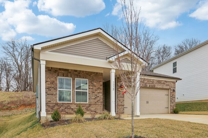 Property Photo: 1319 Bluffton Circle TN 37043
