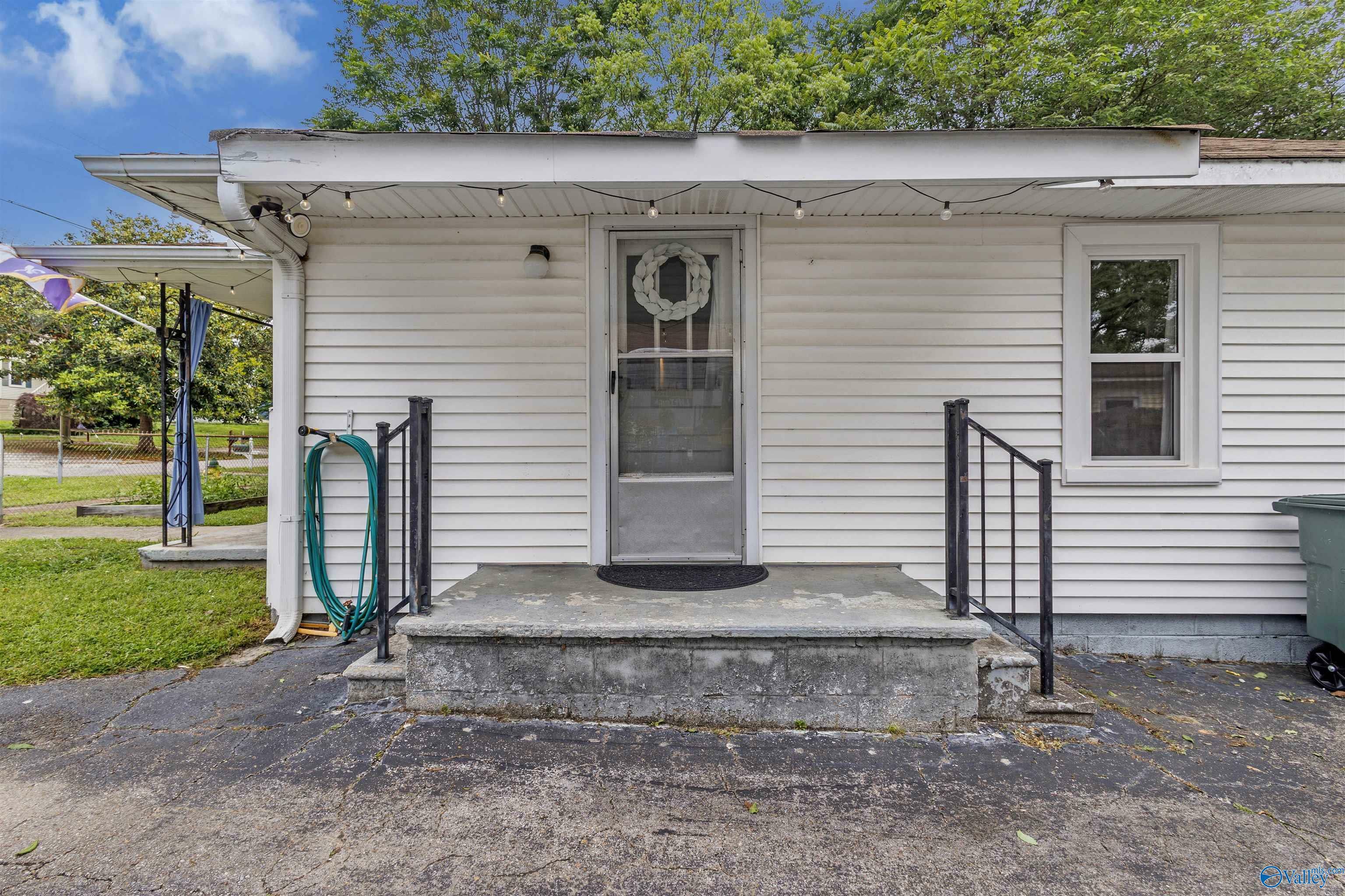 Property Photo: 1213 Humes Avenue NE AL 35801