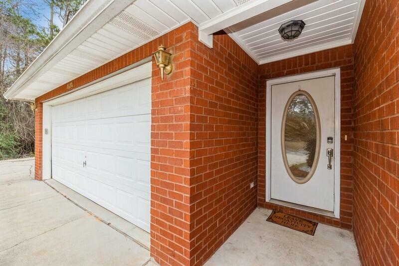 Property Photo: 8680 Laredo Street FL 32566
