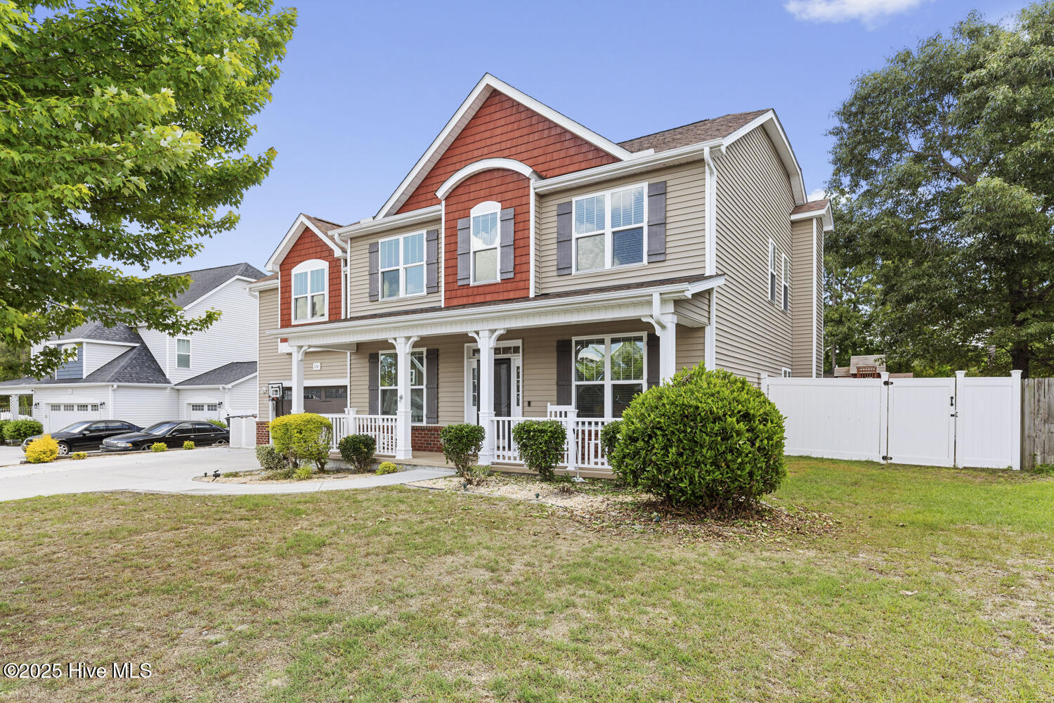 Property Photo: 124 Kenna Court NC 28540