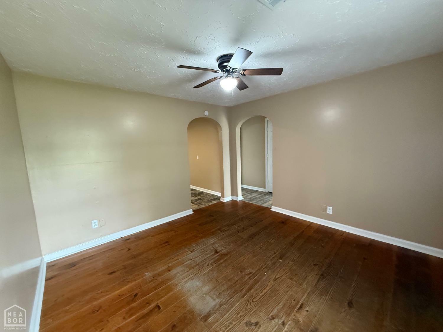 Property Photo: 402 S 14th Avenue AR 72450