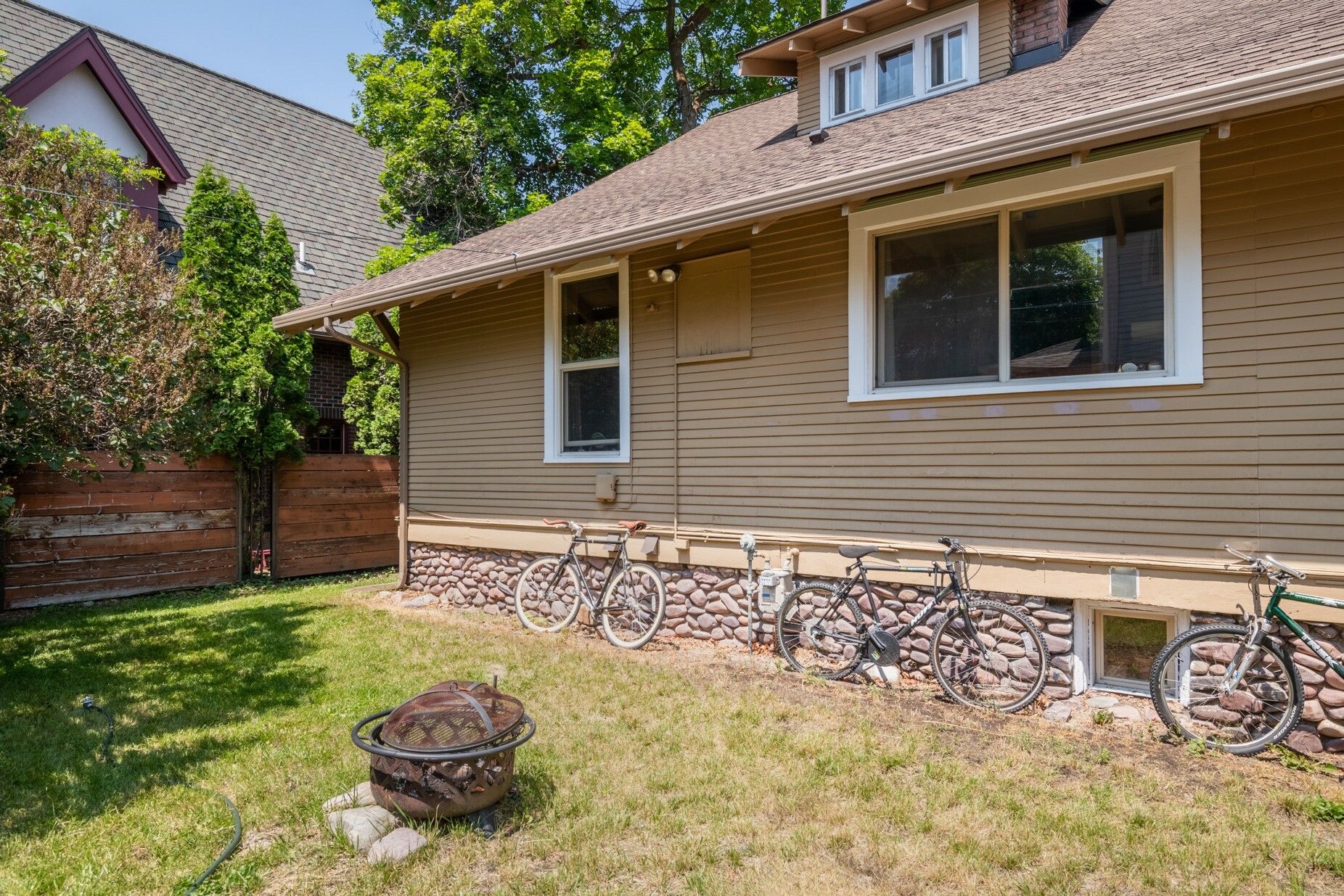 Property Photo: 323 Eddy Avenue MT 59801