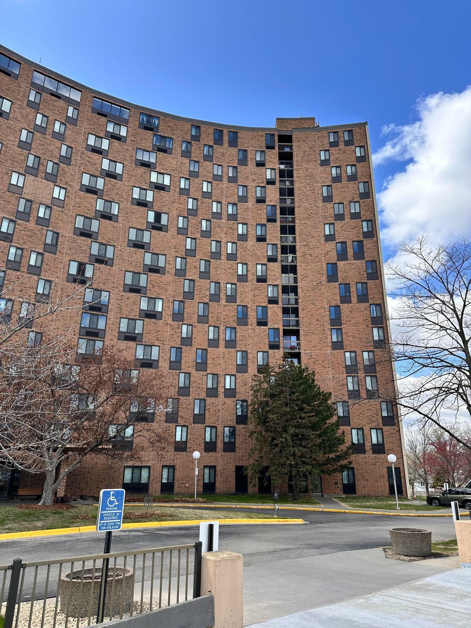 Property Photo: 1181 Edgcumbe Road 707 MN 55105