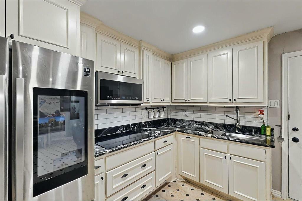 Property Photo: 840 Donlee Road TX 75134