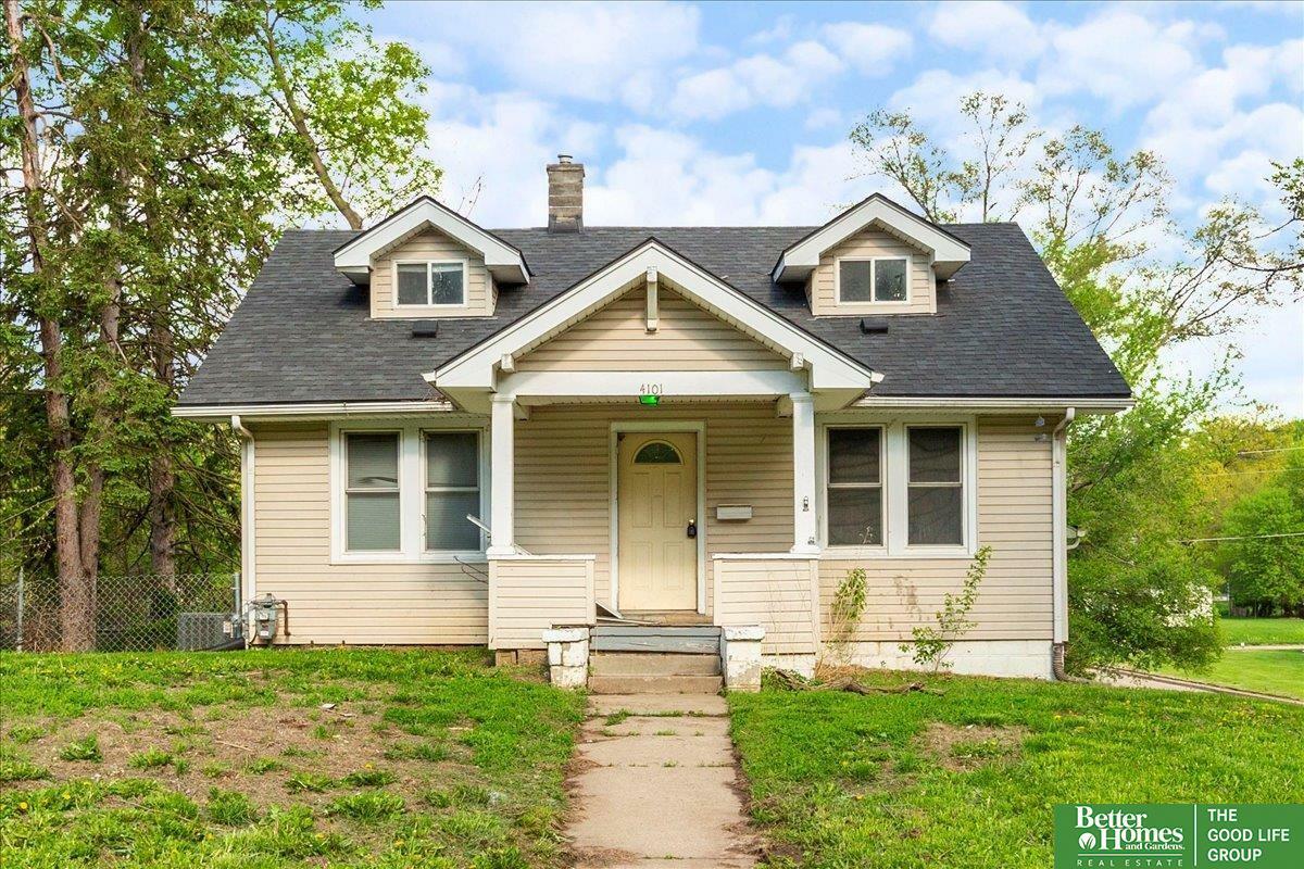 Property Photo: 4101 N 42 Street NE 68111
