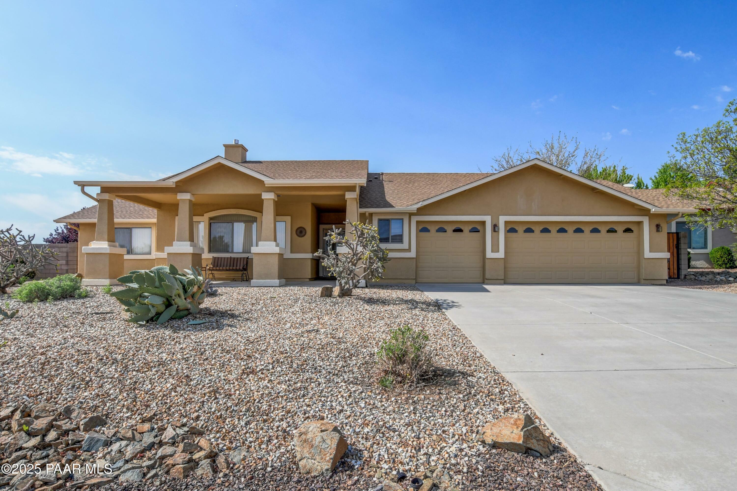 Property Photo: 7742 N Highview AZ 86315