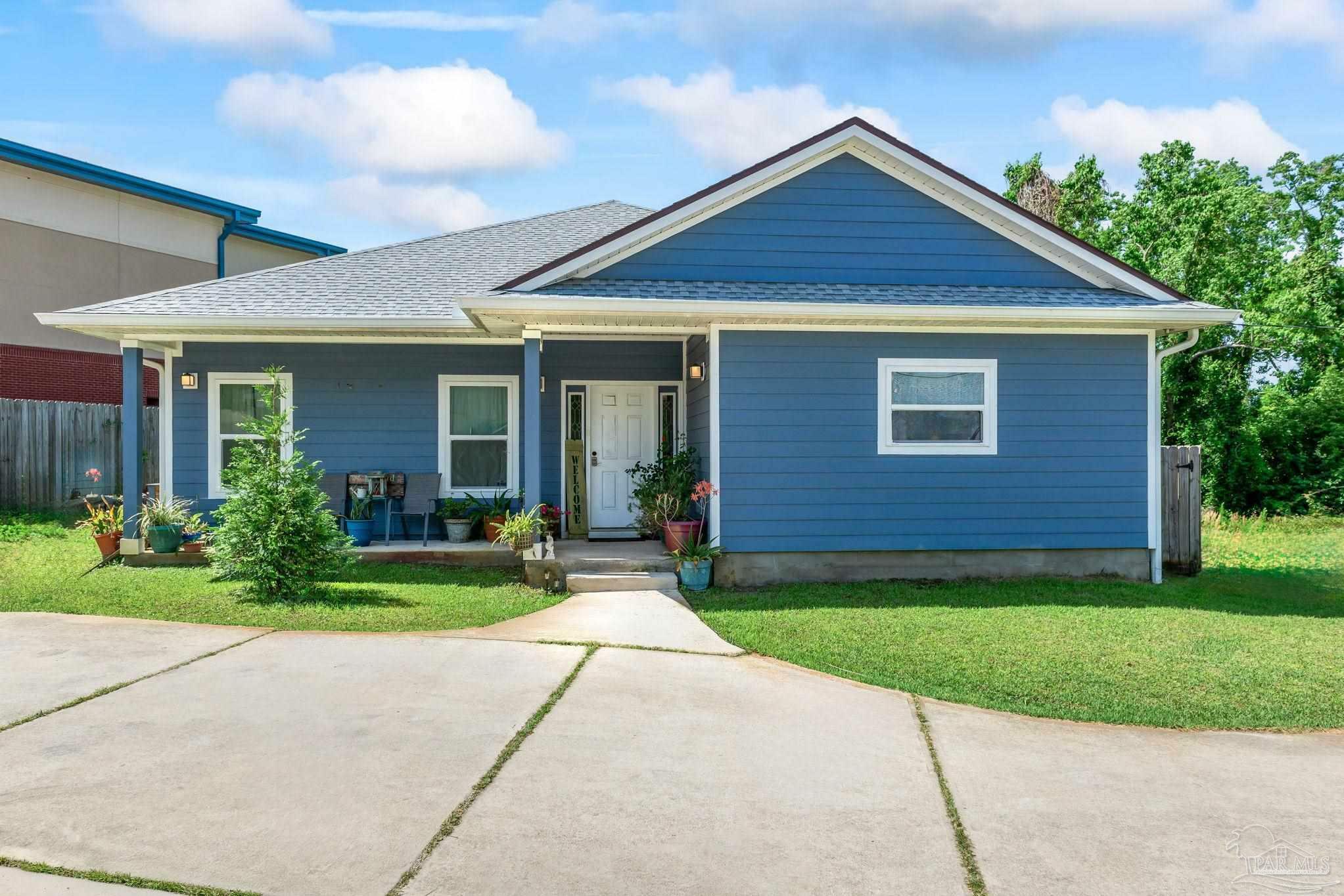 Property Photo: 35 NW Baywoods Ct FL 32548