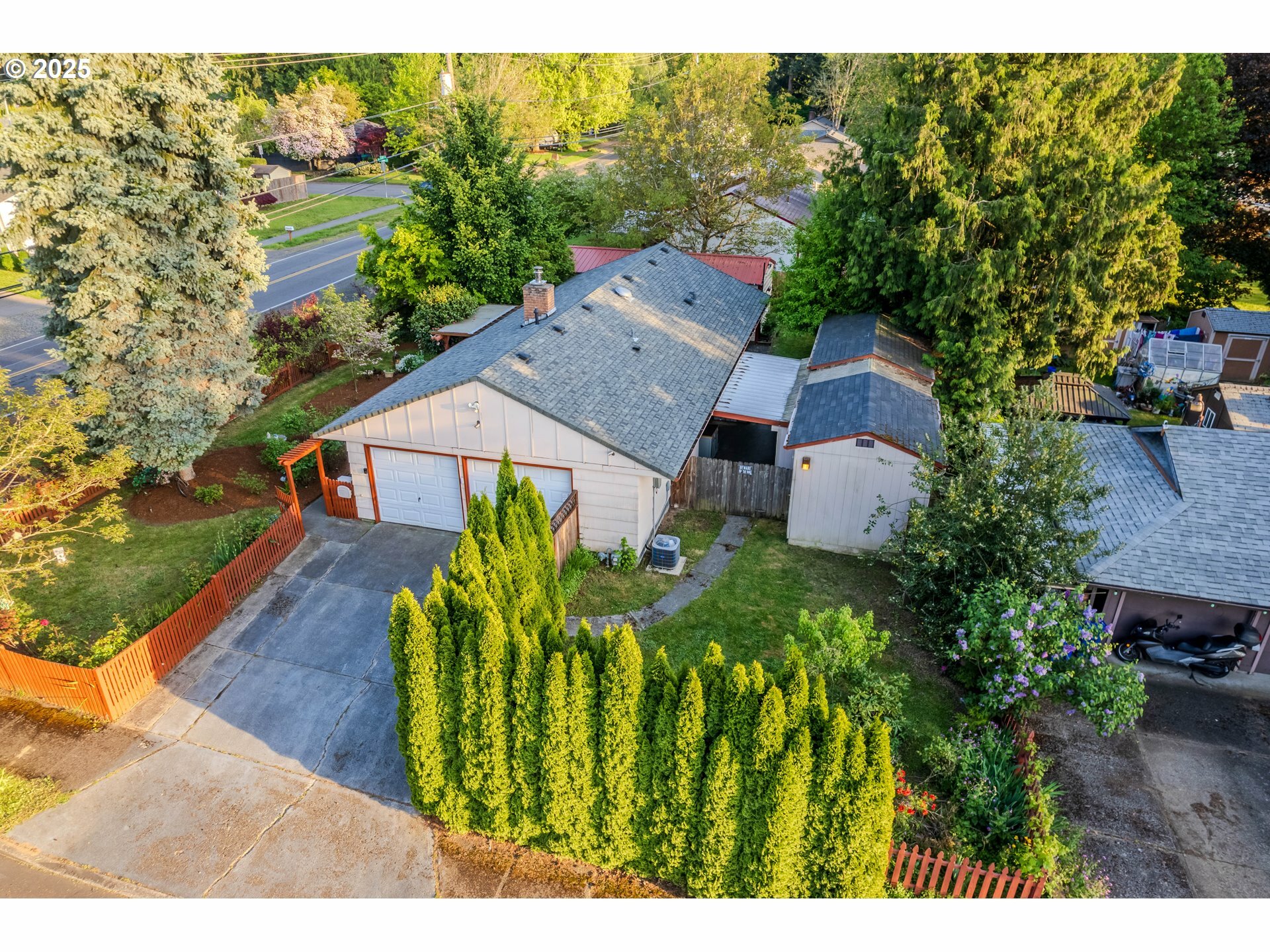 Property Photo: 21140 SE Yamhill St OR 97030