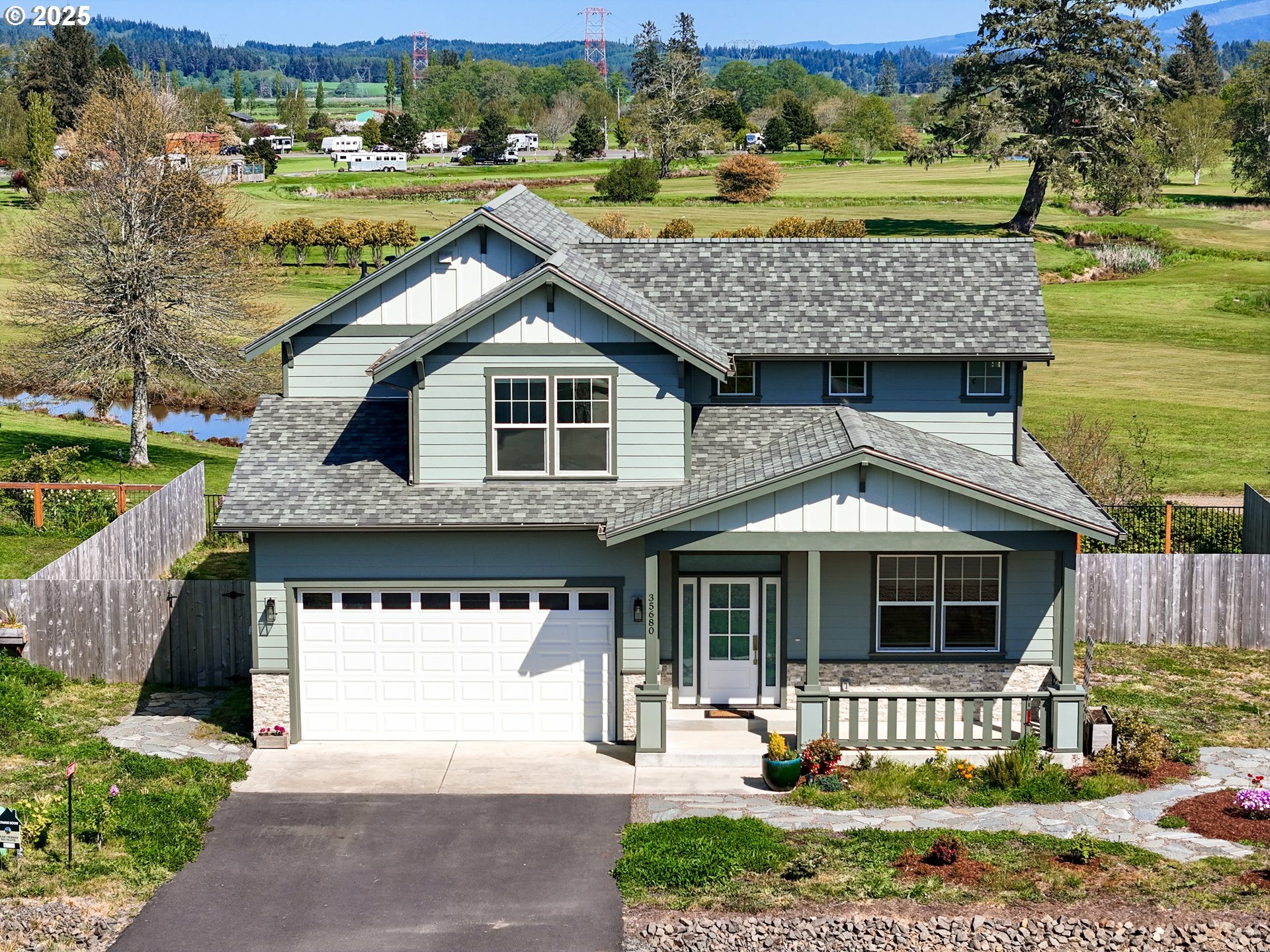 Property Photo: 35680 Bella Ridge Loop OR 97103