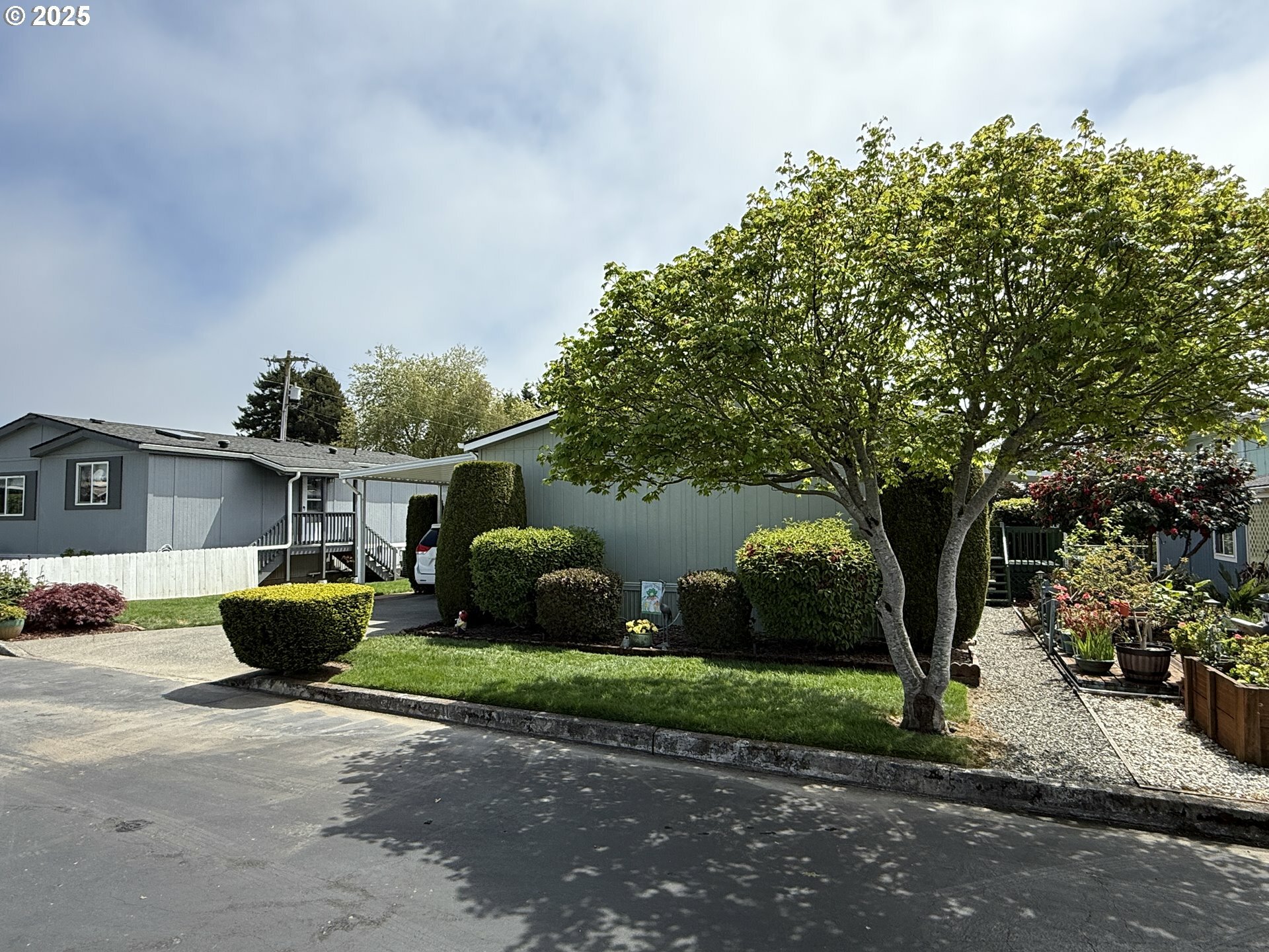Property Photo: 98042 W Benham Ln 8 OR 97415