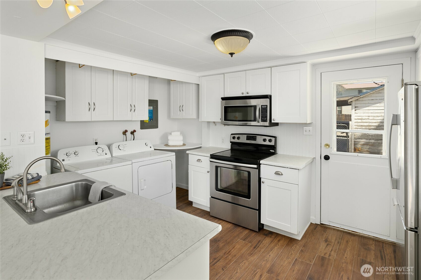 Property Photo: 506 S Pearl Street WA 98926