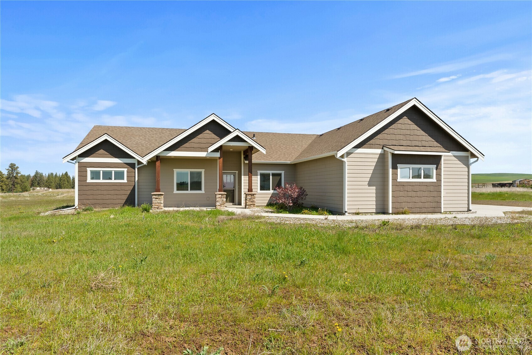 Property Photo: 16612 W Rolling Hills Estates Lane WA 99004