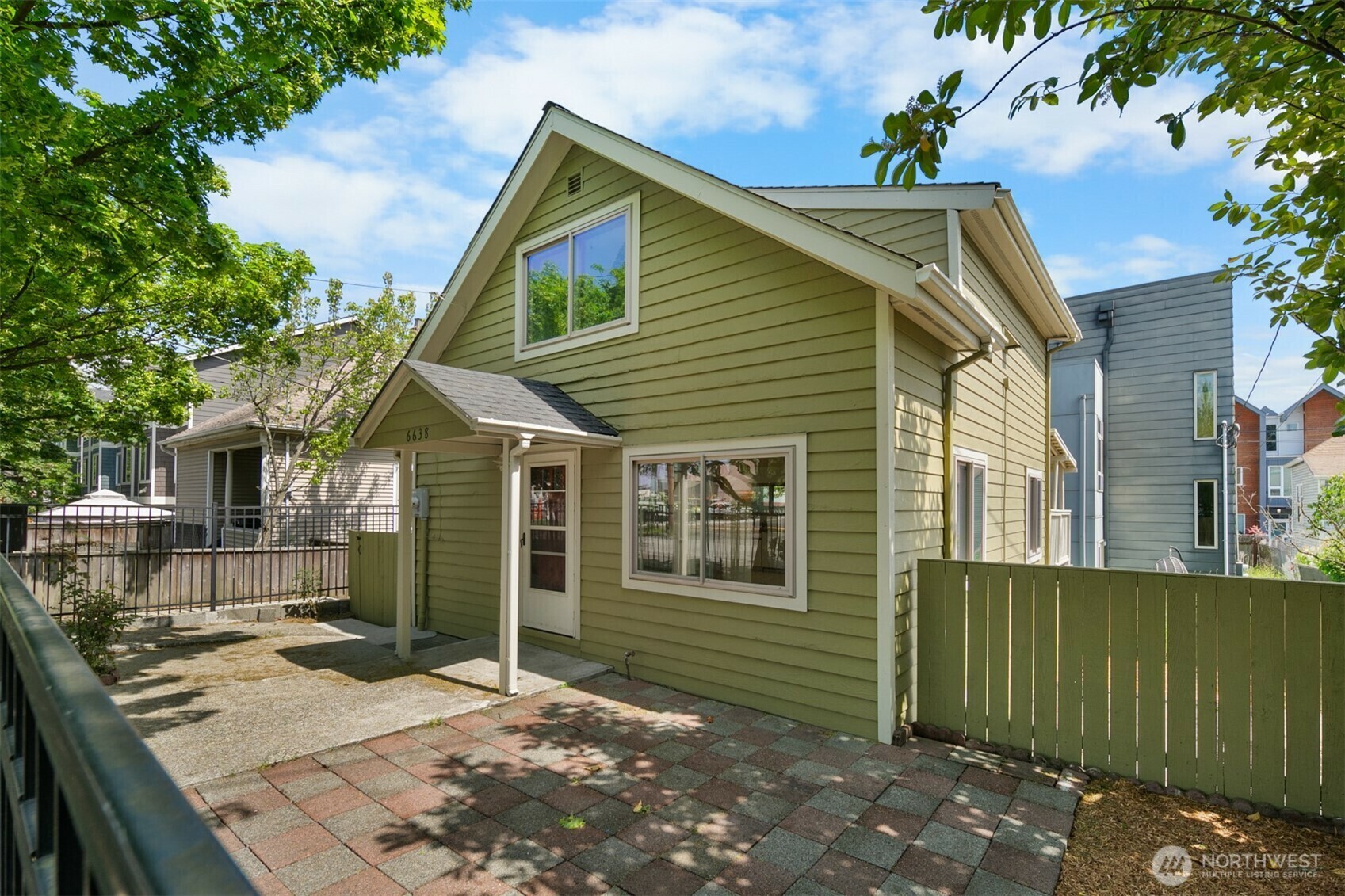 Property Photo: 6638 Corson Avenue S WA 98108