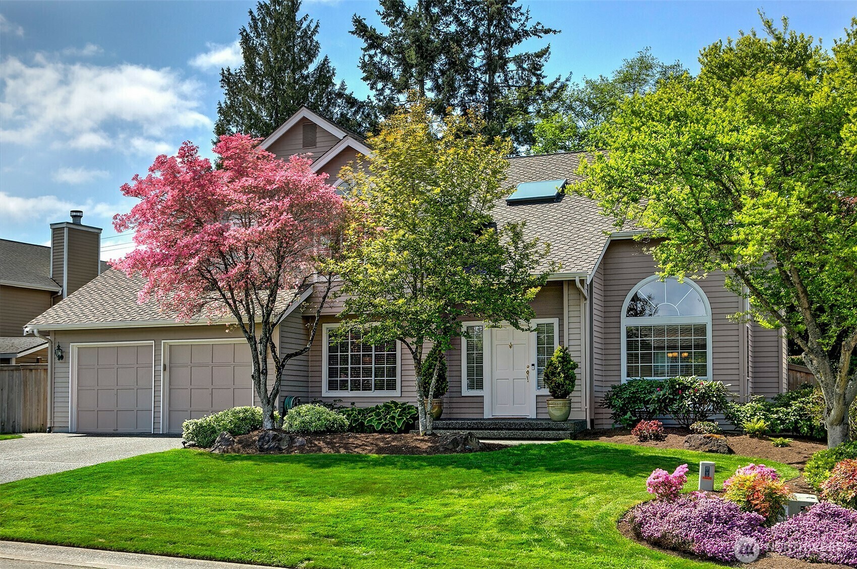 Property Photo: 10908 53rd Avenue W WA 98275