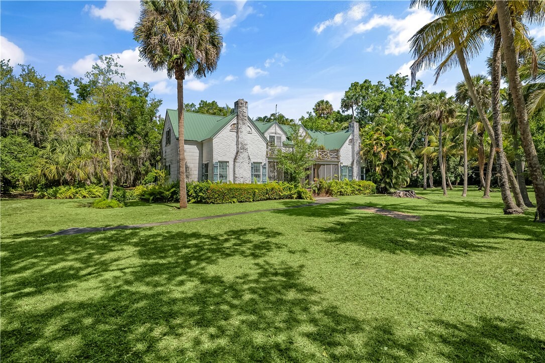 Property Photo: 4935 11th Lane FL 32966
