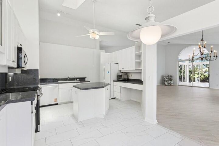Property Photo: 12921 Oak Knoll Drive FL 33418