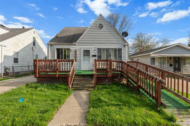 Property Photo: 7044 Continental Avenue MI 48091