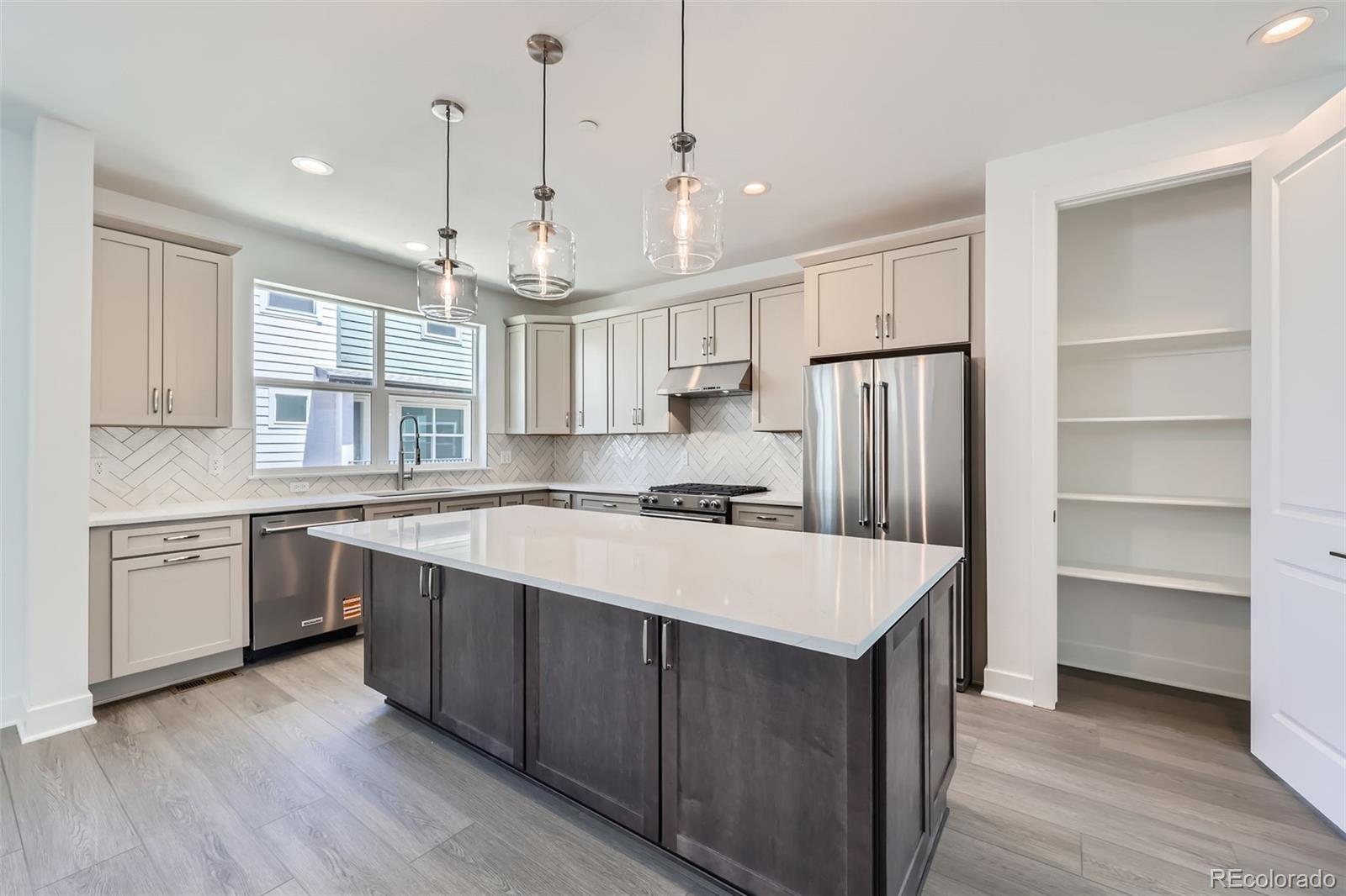 Property Photo: 10898 E Hinsdale Circle CO 80112