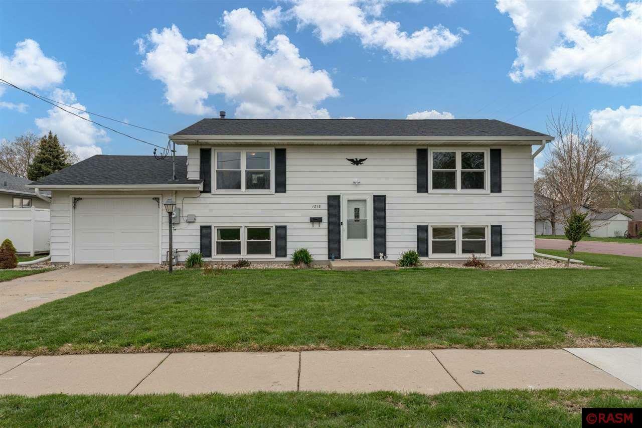 Property Photo: 1218 Fair Street MN 56001