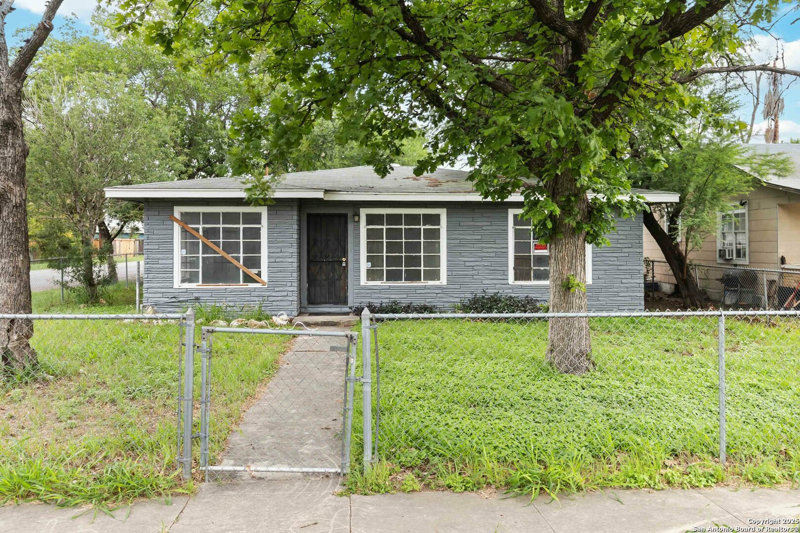 Property Photo: 201 Monticello TX 78223