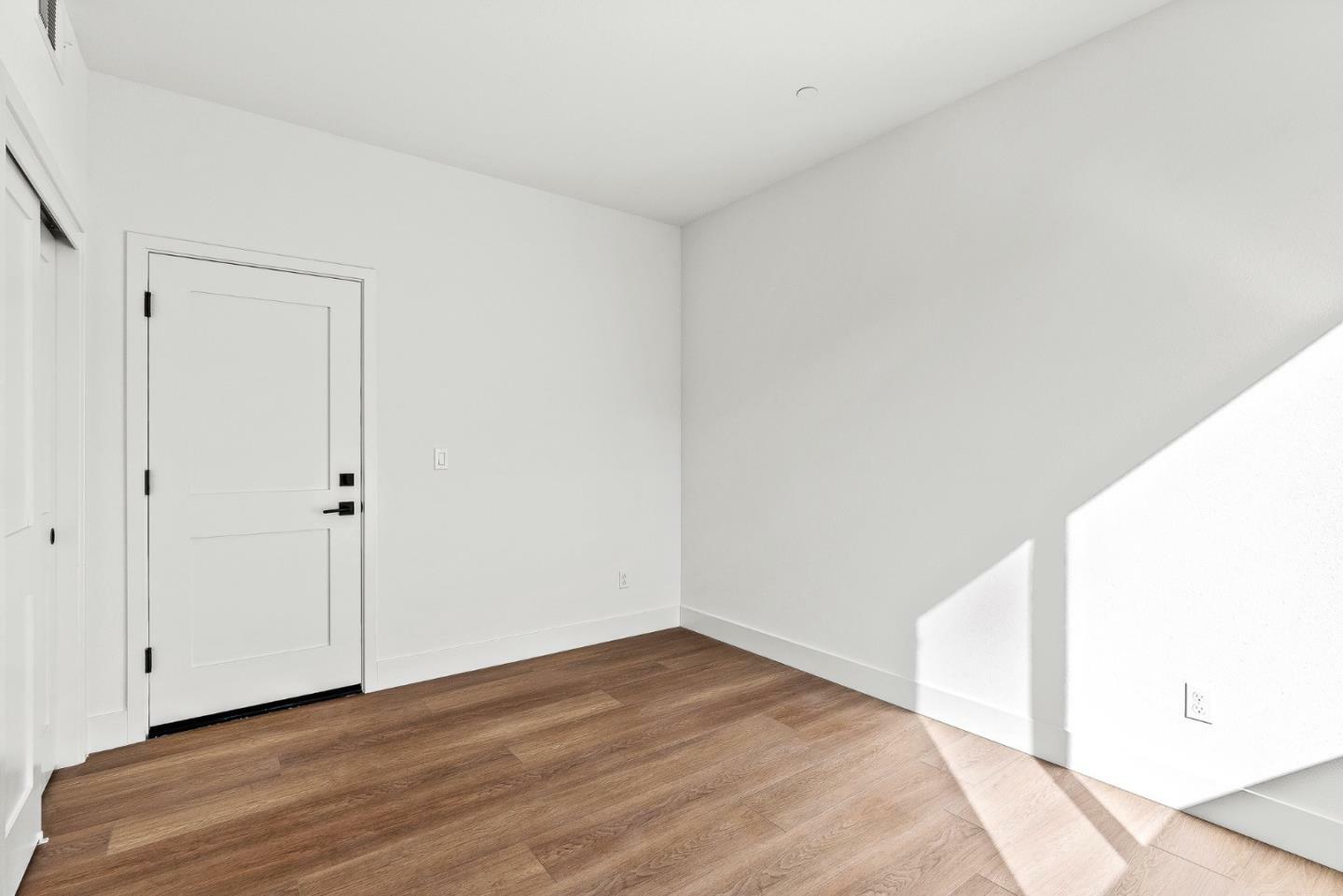 Property Photo: 939 Woodside Road CA 94061