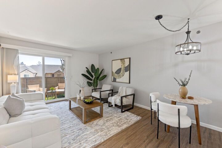 Property Photo: 685 Dartmore Lane 165 CA 94544