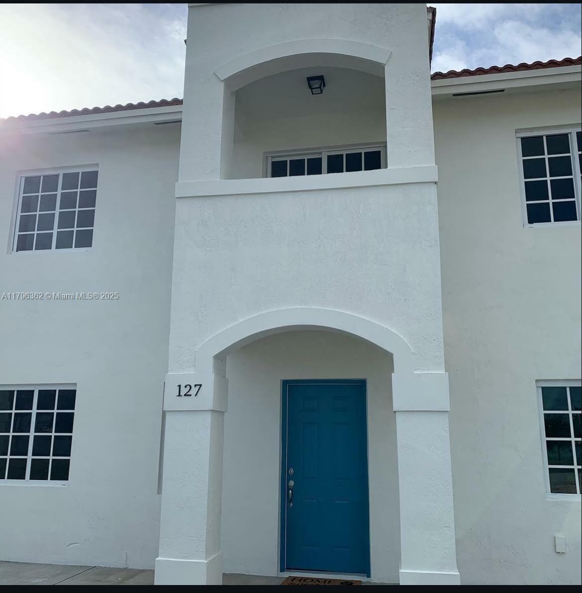 Property Photo: 127 SW 6th Ln 0 FL 33034