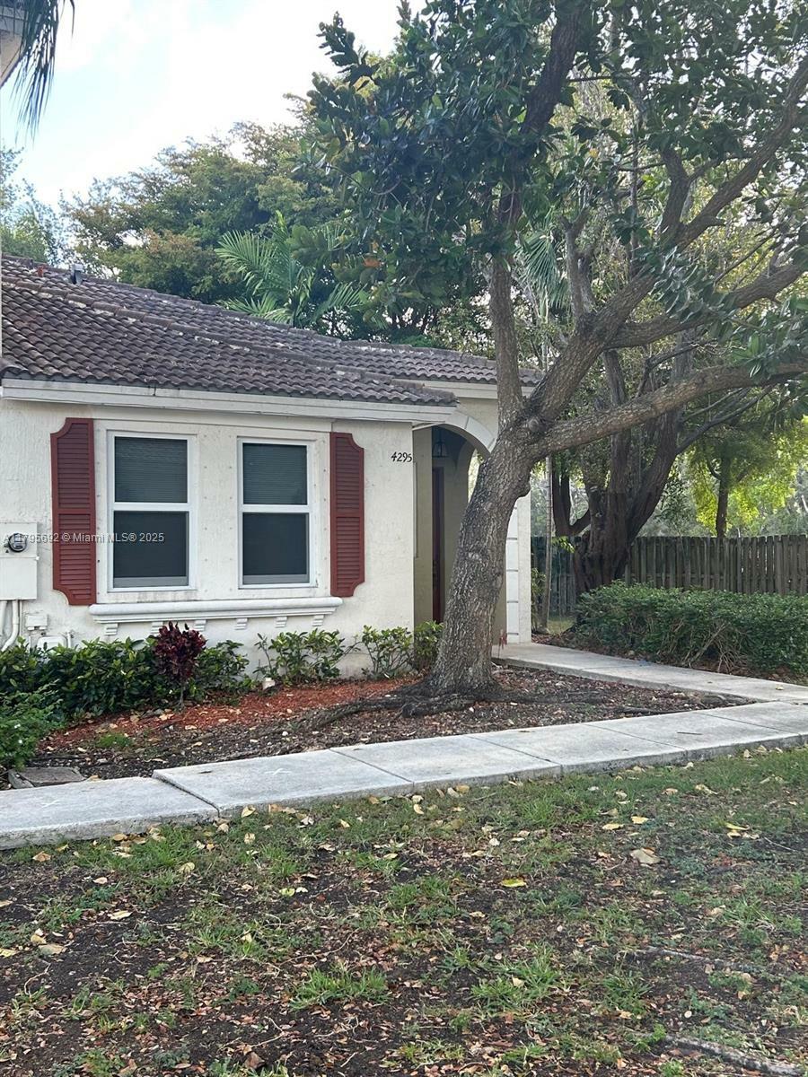 Property Photo: 4295 NE 10th Ct 0 FL 33033