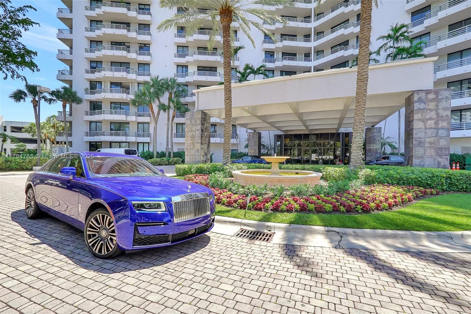 Property Photo:  3300 NE 191 St Lph 07  FL 33180 