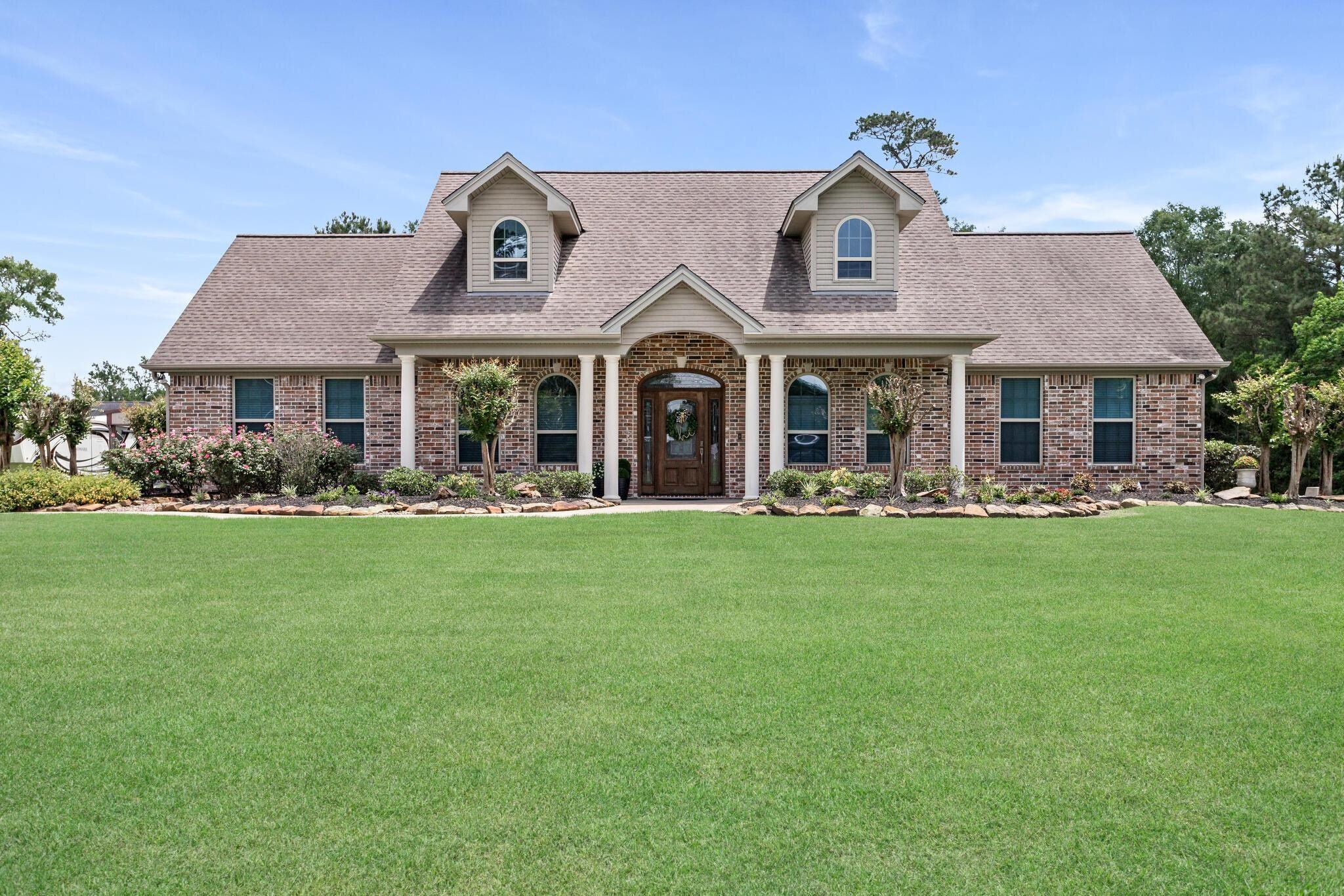 Property Photo: 5835 Hidden Oak Dr TX 77630