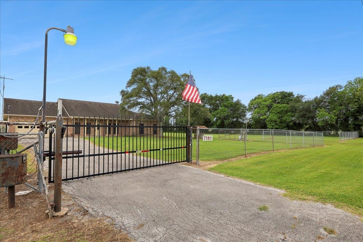 Property Photo: 7385 Fannett Rd TX 77705-7309