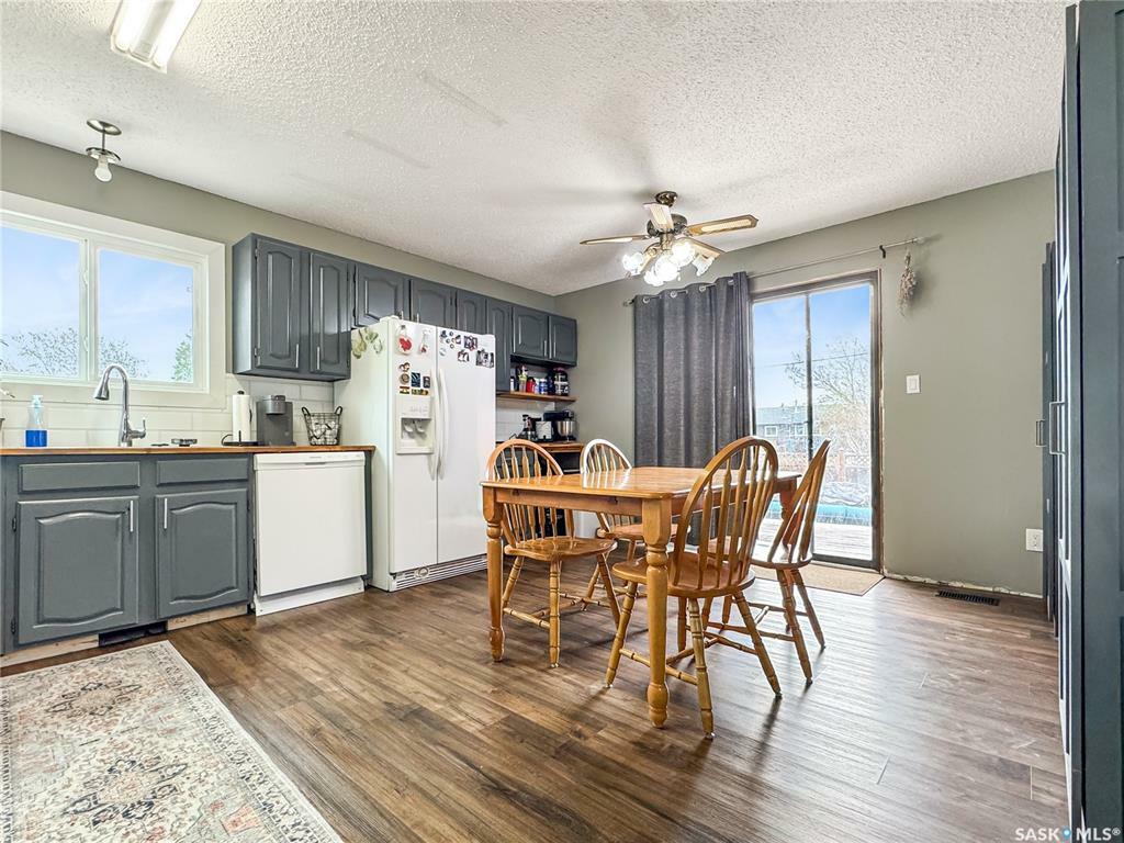 Property Photo: 321 Arthur Street SK S0M 0N0